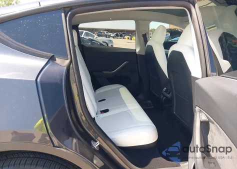 2024 Tesla Model Y Long Range Dual Motor All-Wheel Drive from USA, damaged, VIN 7SAYGDEEXRA274184